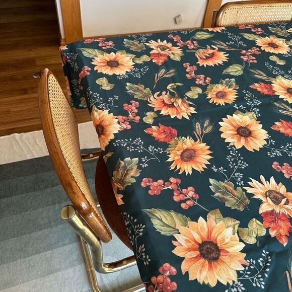 Cynthia Rowley 60” X 120” Oblong Rectangle Forest Green Sunflower Fall Foliage T - Picture 2 of 6